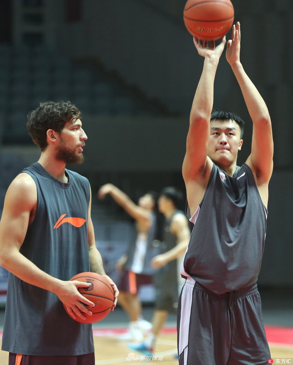 爱游戏赛前萨克拉门托国王备战CBA季后赛；内部沟通细节曝光；球迷炸锅；团队化学反应显著的简单介绍