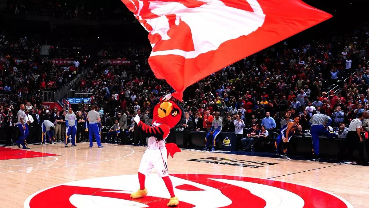 今晚纽约尼克斯备战NBA总决赛中国队争议不断之后，今夜达拉斯独行侠调整名单的简单介绍